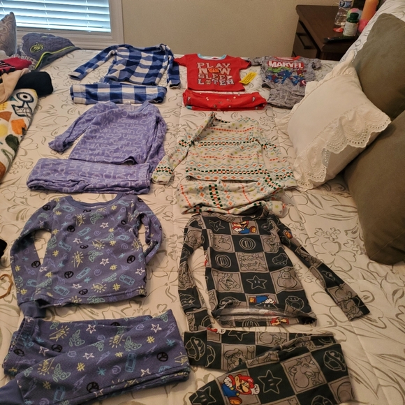 Boys clothing 5T - Picture 2 of 7